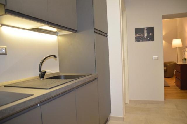 Fidia Palace Flavia'S Apartment Colosseo Rome Buitenkant foto